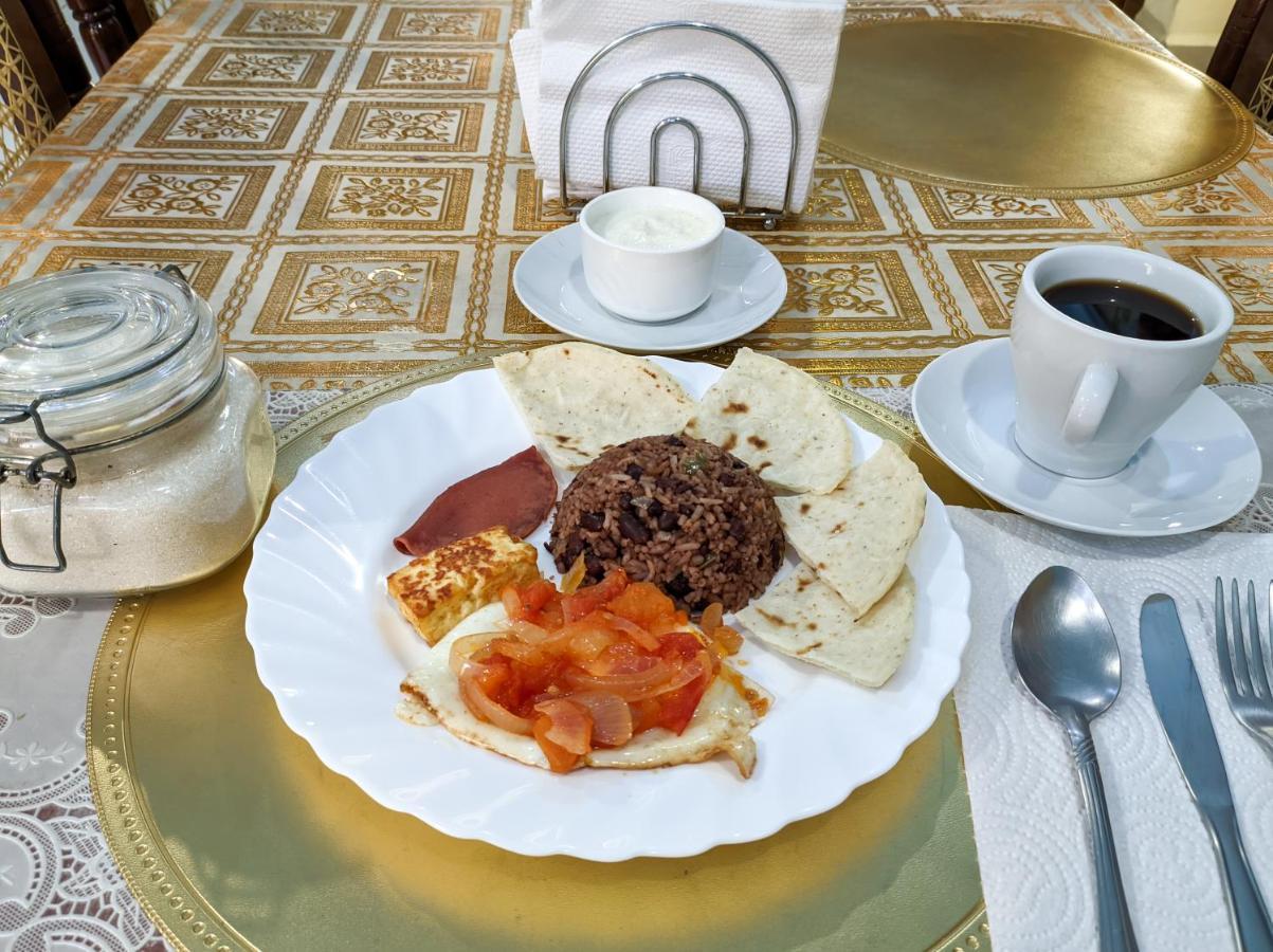 Hotel Fuente De Paz マナグア エクステリア 写真