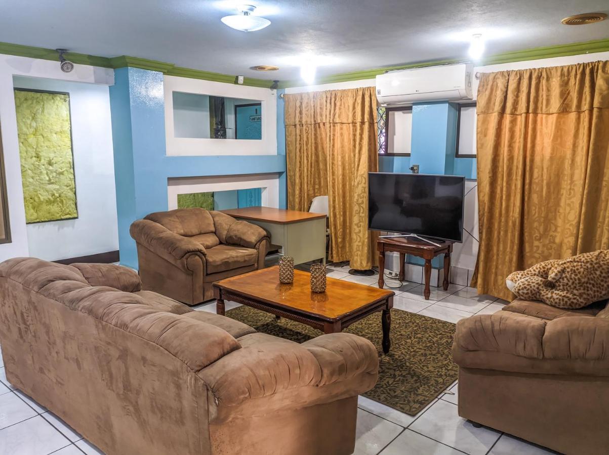 Hotel Fuente De Paz マナグア エクステリア 写真