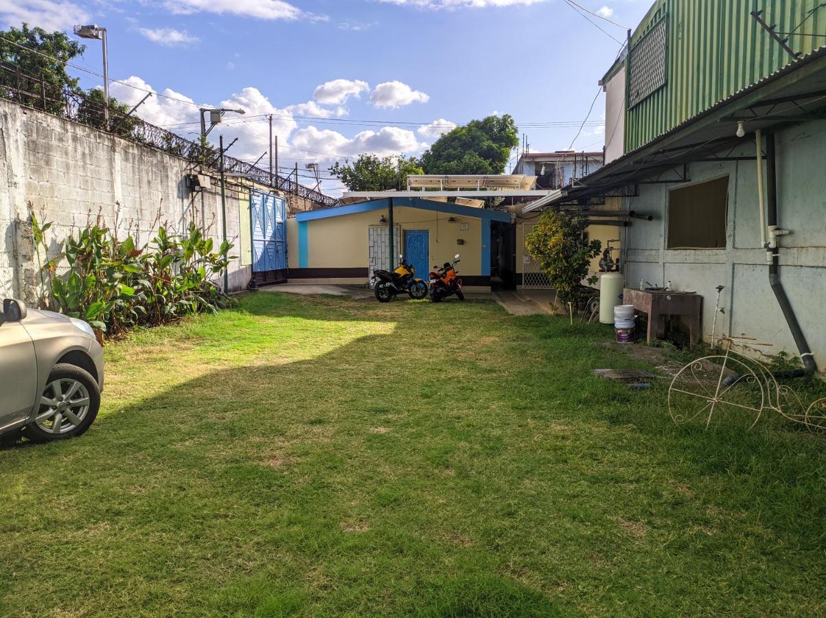 Hotel Fuente De Paz マナグア エクステリア 写真